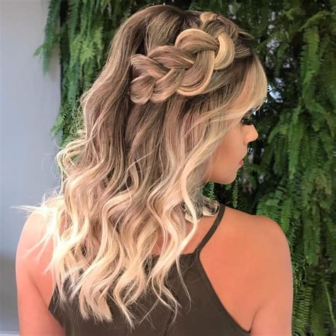 38+ Ideias de Penteado para Madrinha: dicas e .